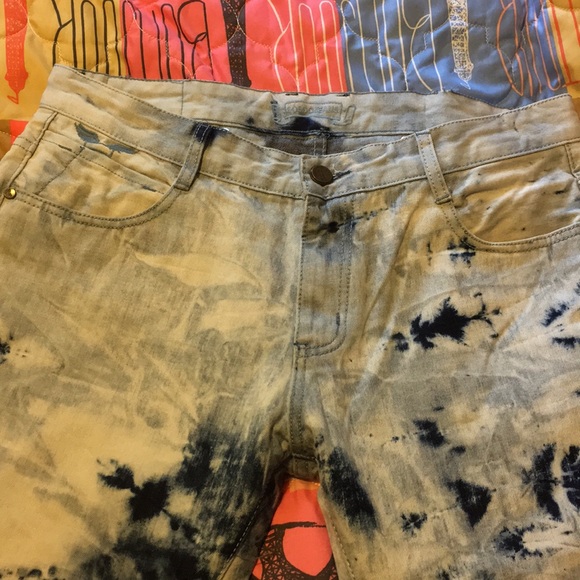 Blue jeans - Picture 2 of 2